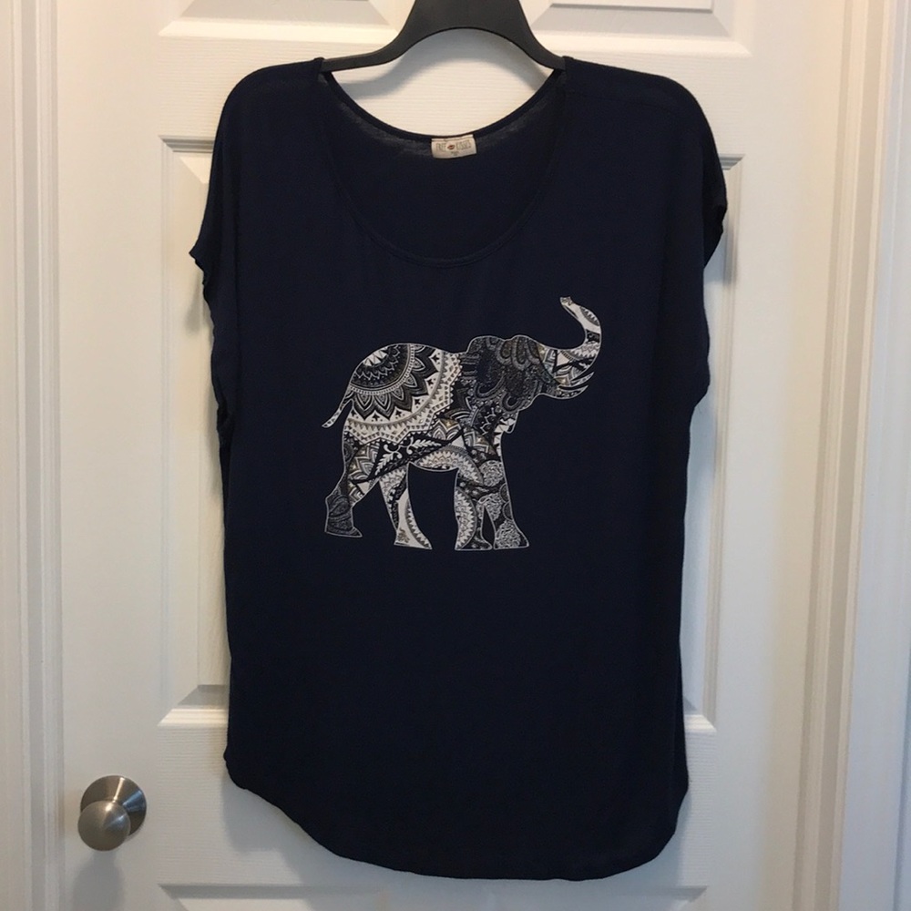 Plus size 3x t-shirt/Top Navy with gold/white